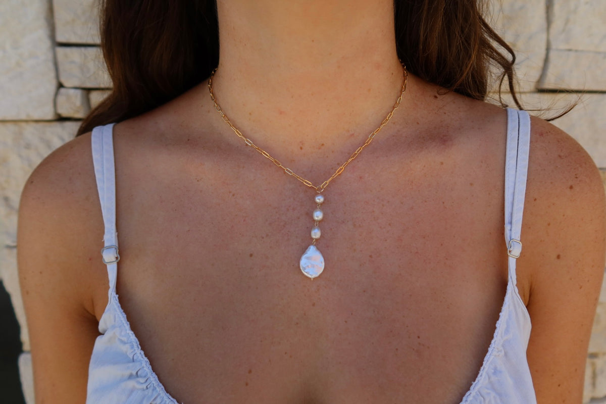 Mermaid tale gold necklace