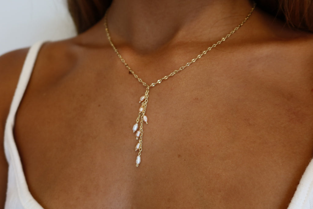 Drifting pearls