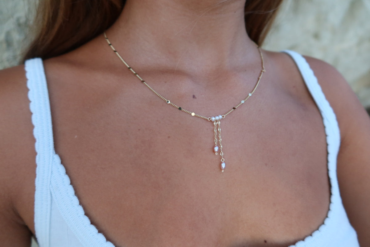 Sparkle hanging pearl necklace