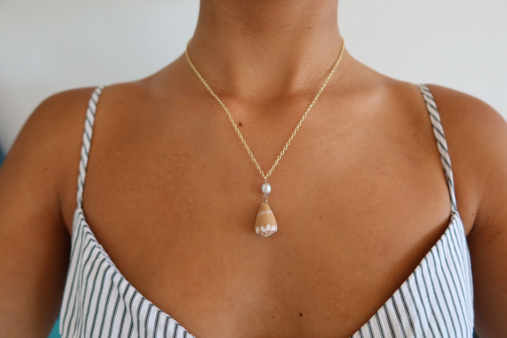 Conus ebraeus shell pearl necklace