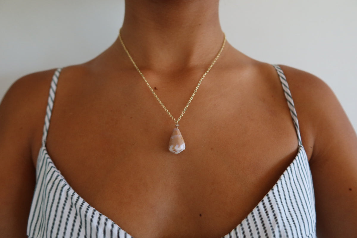 Beaded Conus ebraeus necklace